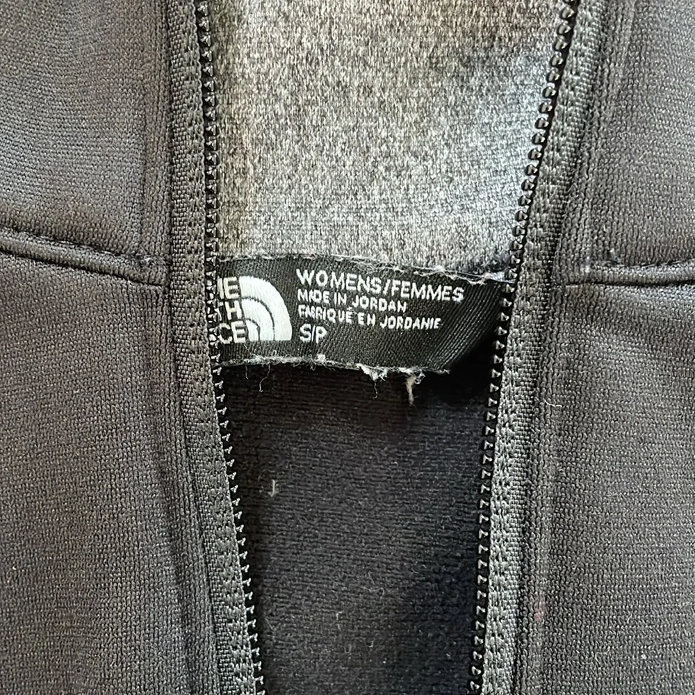 Women’s The North Face Zip Up Jacket/Coat. Size S/P. Excellent Condition.